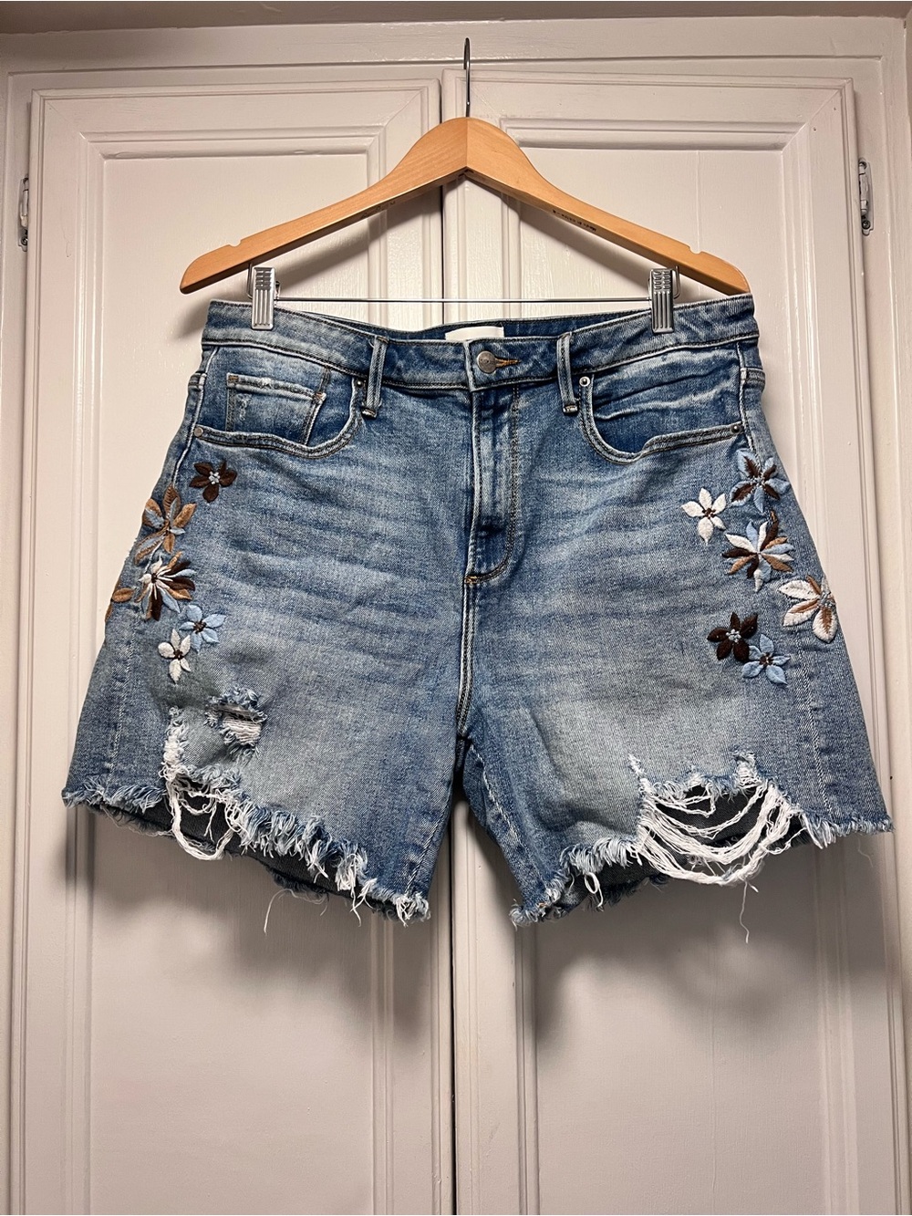 Driftwood Frannie Embroidered Floral Flowers Shorts Blue Denim Boho Cute Size 32